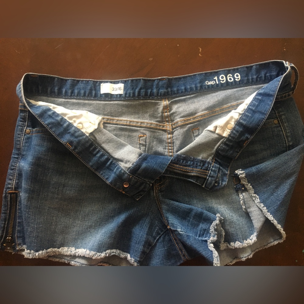 Old navy jean shorts 1969 cut off with zipper
